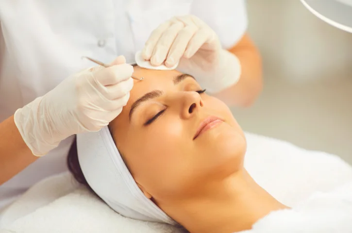 Dermaplaning-Exfoliation-Treatment-service
